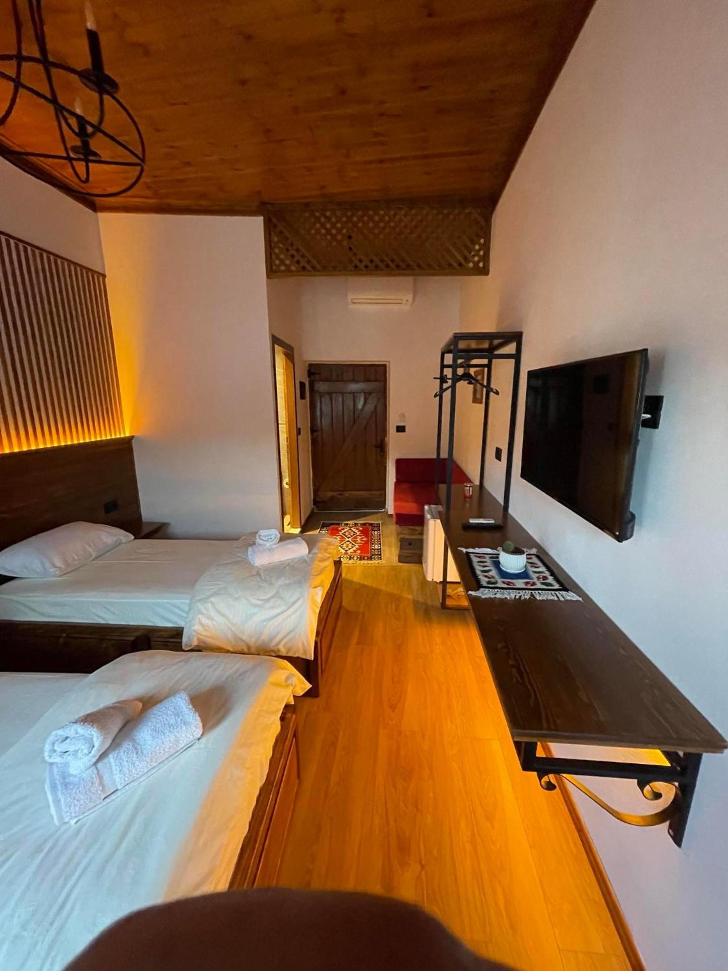 Grey Stone Hotel Gjirokastër Eksteriør billede