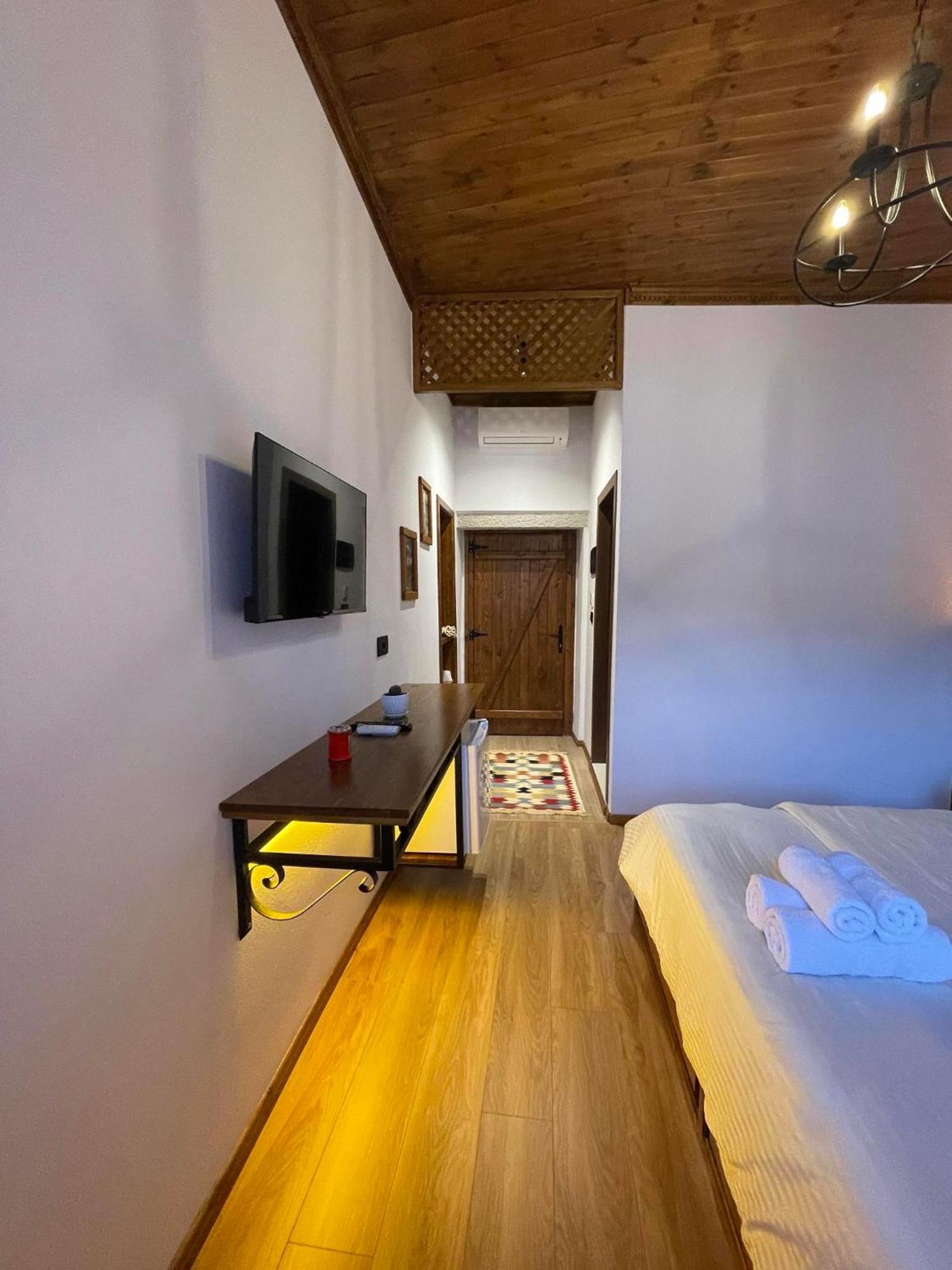 Grey Stone Hotel Gjirokastër Eksteriør billede